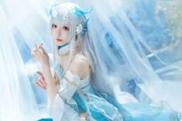 征战王者峡谷，英雄的强大不仅源于操作与意识，更离不开那套精心雕琢的五级铭文。铭文，如同武侠小说中的内功心法，是赋予英雄超凡脱俗力量的关键。它们潜移默化地影响着英雄的属性，从基础生命值、攻击力、法术强度